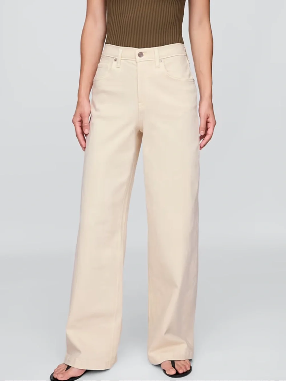 GAP Wide-Leg Jeans in Light Cream